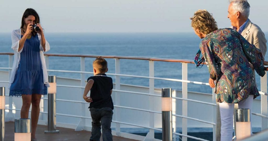 les mini-croisières, une thématique idéale pour ceux et celles qui veulent s'initier pour la première fois au monde de la croisière ou qui convient parfaitement pour les mini-budget