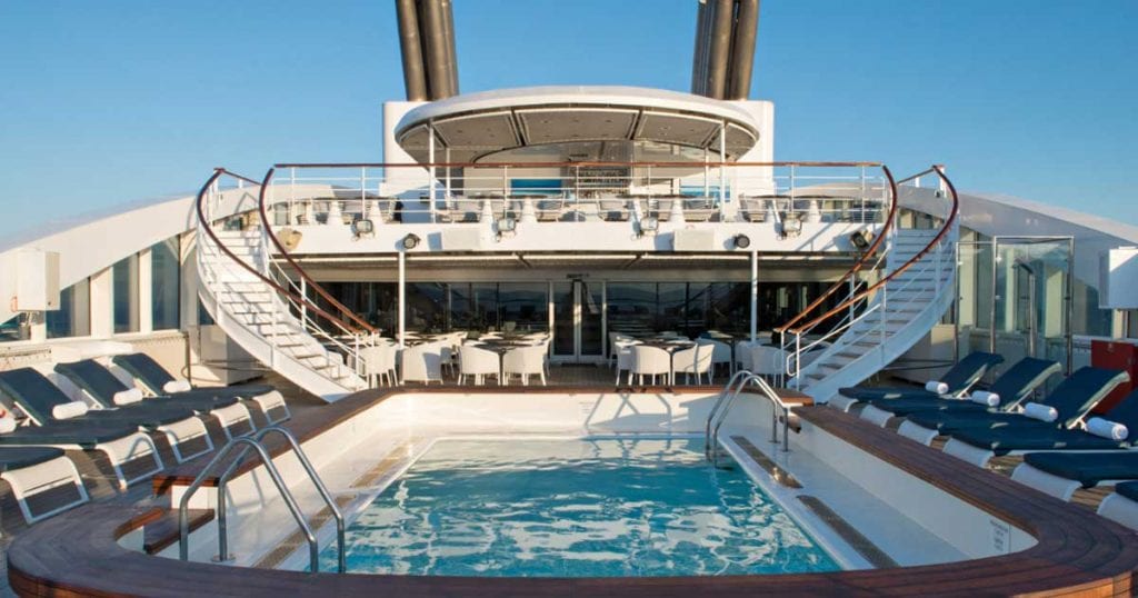 Le Lyrial, bateau naviguant sous le pavillon Ponant est un navire d'expédition